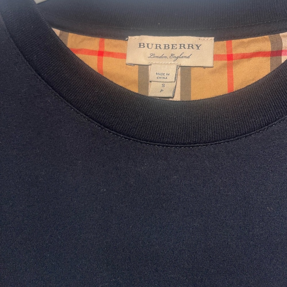 100% Authentic Burberry Oversized T-Shirt - Picture 2 of 2